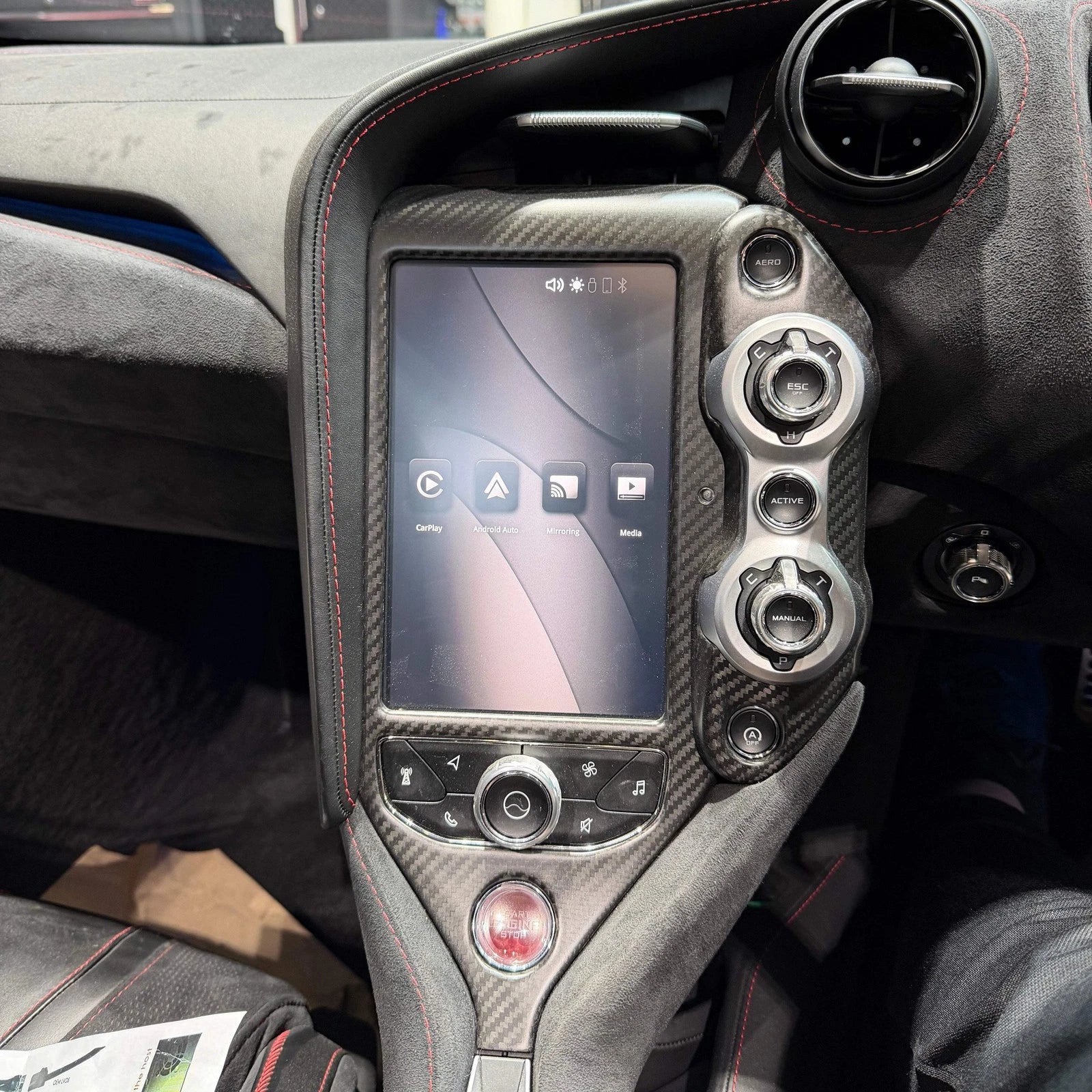Wireless Apple CarPlay/Android Auto for McLaren Models